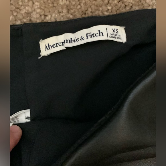 Abercrombie and fitch vegan leather leggings - Picture 2 of 3